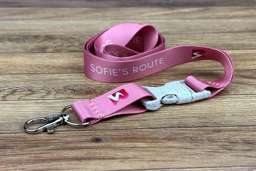 full color lanyards voor Sofie's route met bioplastic buckle